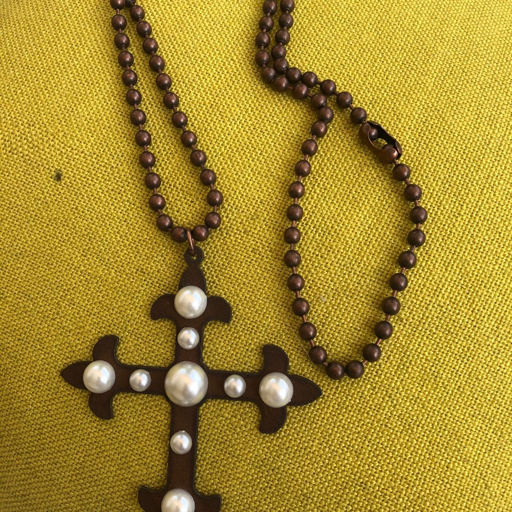 Super cute necklace.